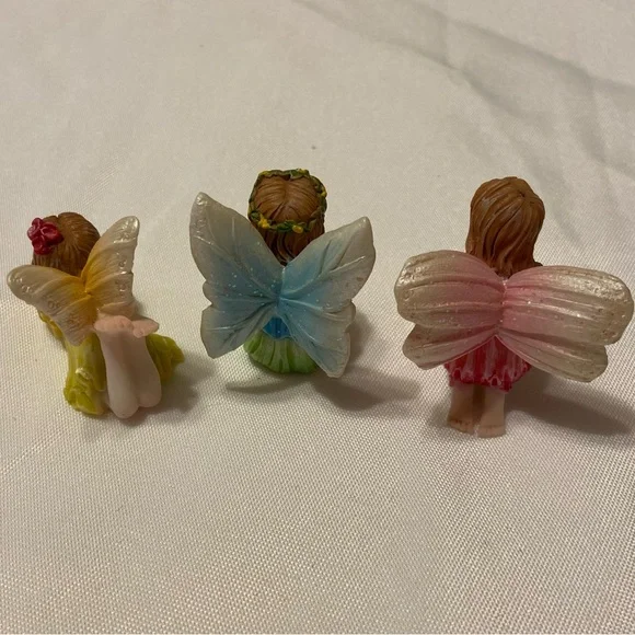 Whimsical Set of Three Miniature Fairy Figurines Whimsy Decor Fairy Garden Vtg - Picture 6 of 7